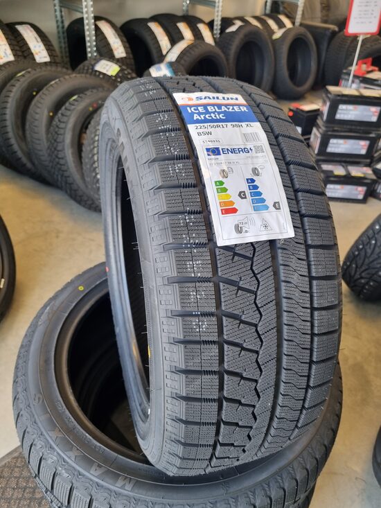 225/50R17 Sailun Arctic